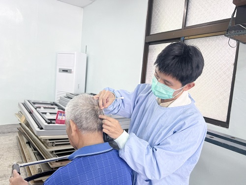 明里中醫巡迴醫療再出發 長輩安心看診不用跑遠